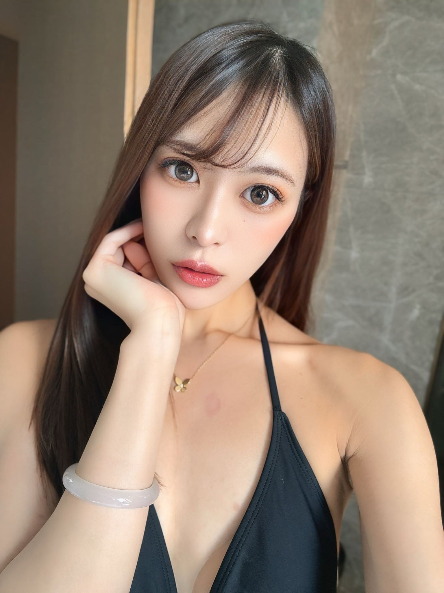 和帮派成员开房吸毒？新セリナ(新芹奈)是怎么走到这一步的？
