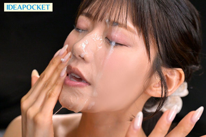 「极品天然美少女」的浓厚喷射，「含住大棒子」超大力地吸吮！